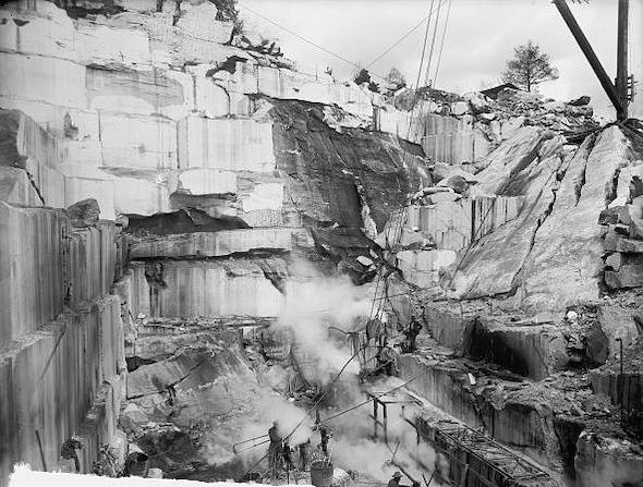 c. 1903 photo of dust being produced during quarry operations in Tennessee